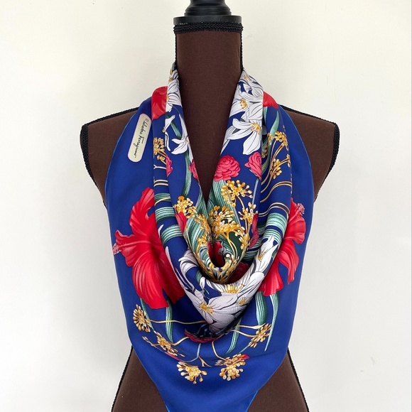 Salvatore Ferragamo Silk Scarf Flowers Blue Multicolor Wrap Scarf - Picture 13 of 15